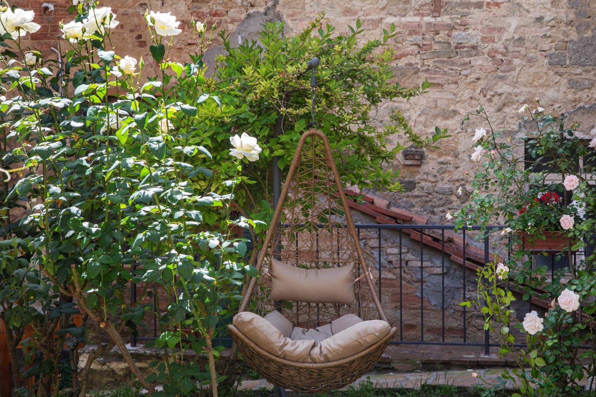 Il Cantuccio- Appartamento In Centro Con Giardino Volterra Kültér fotó